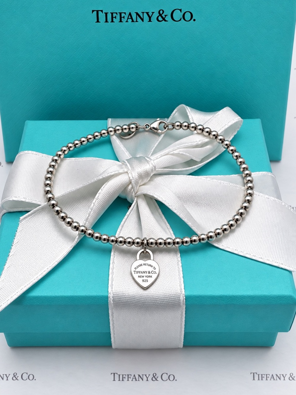 Tiffany & Co. Return to Tiffany Heart Tag Bead
Bracelet Sterling Silver Gift
